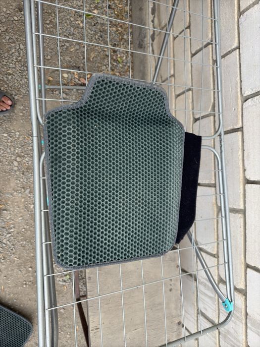 Полики на камри 40