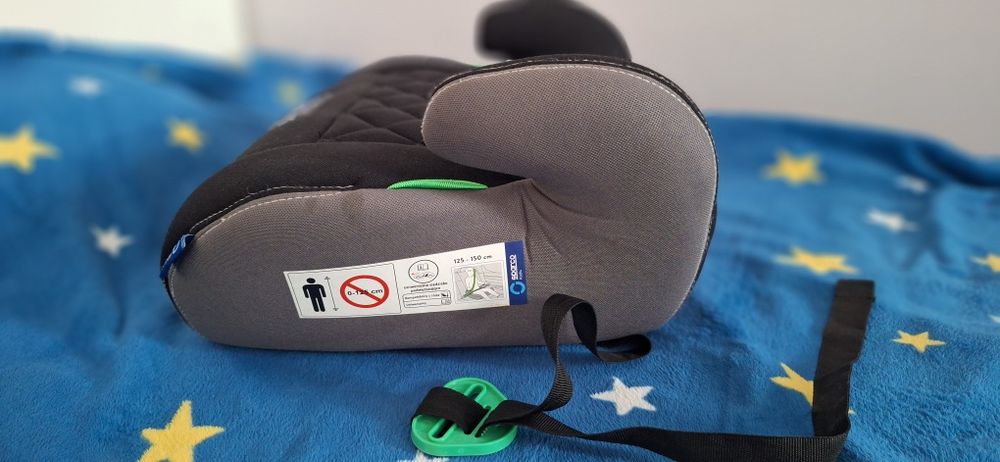 Детска седалка за кола Sparco, подарък детска каска.