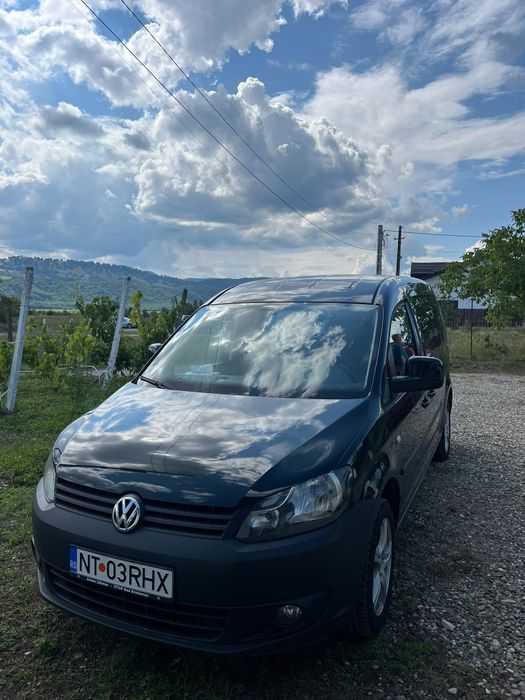 VW Caddy Maxi 1.6 TDI 105 CP, 7 locuri, 2012, cutie manuală