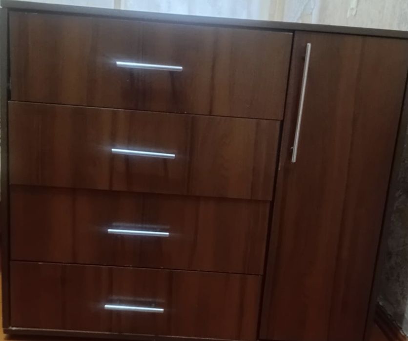 продам камод,тумбочку под тв