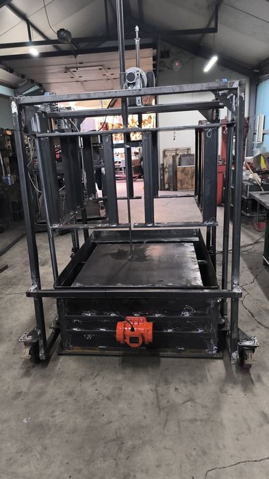 Mașină Presa Tuburi