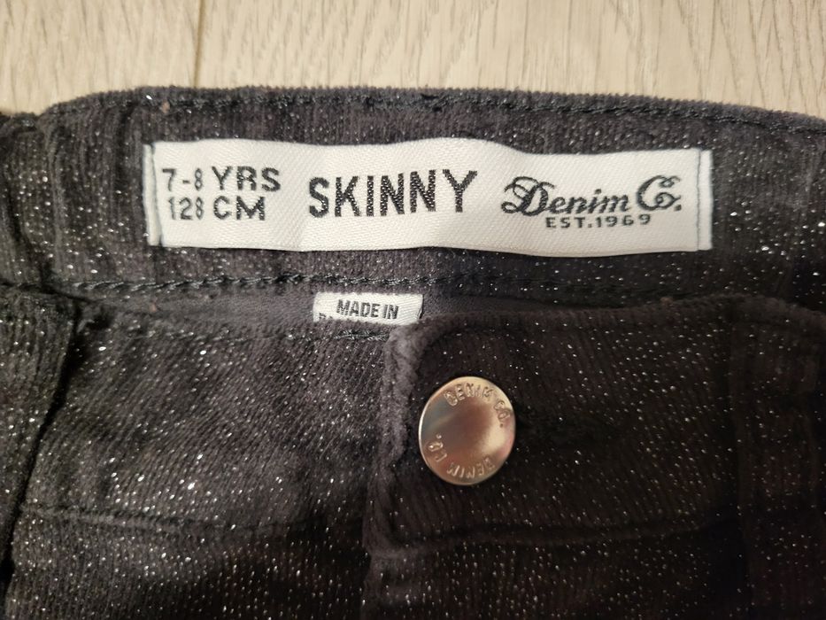 Jeans slim cu sclipici 7-8 ani