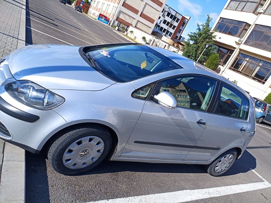 Vând Golf 5 plus