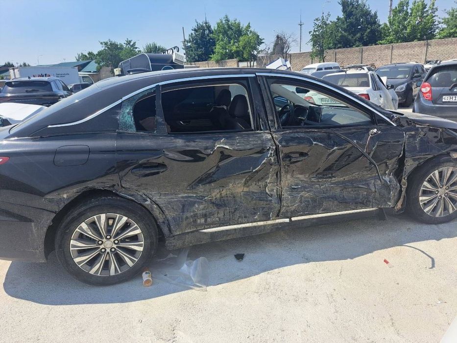 Hongqi EQ5 2024 zapas Beshyuz tali  mowina sotiladi Probeg 75 min +-