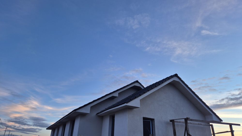 Casă de vânzare semi finisată în Paleu