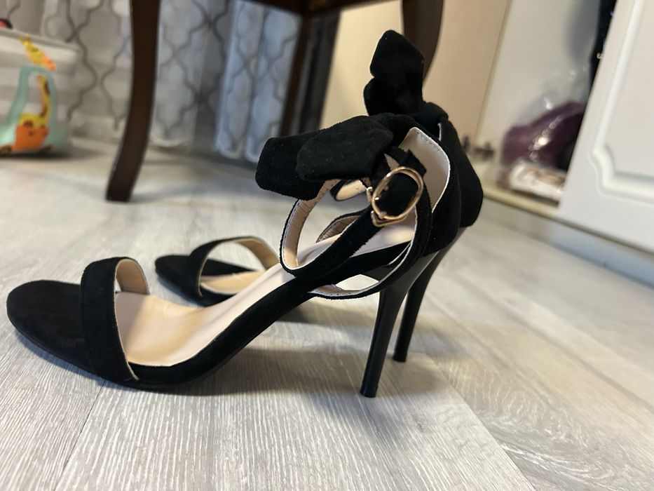 Прожам летние новые босоножки