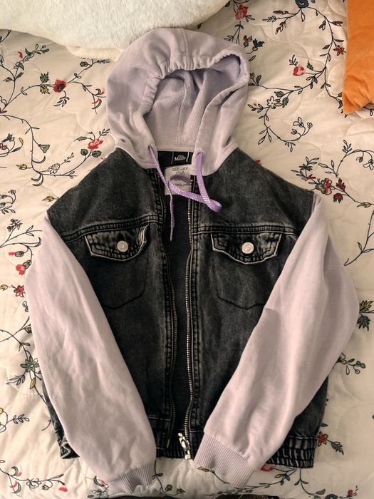 Джинсовая  куртка для девочки брендовая