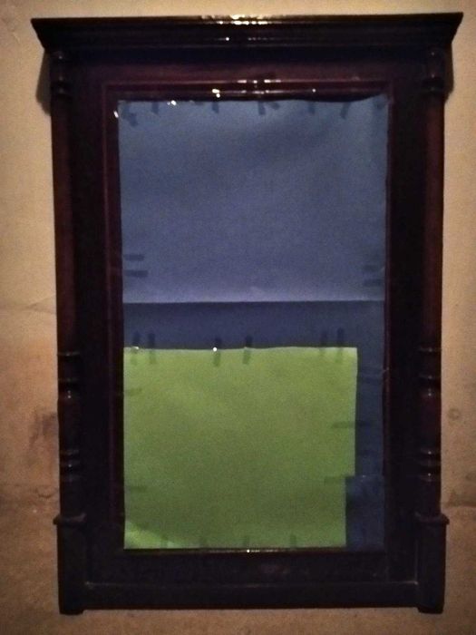 Дървено антично огледало с орнаменти