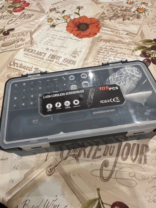 Акумулаторна отвертка 105 части 5Nm