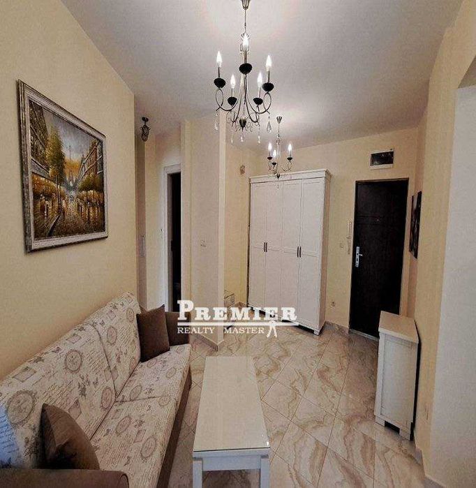 Предлагаме за продажба просторен 5-стаен апартамент