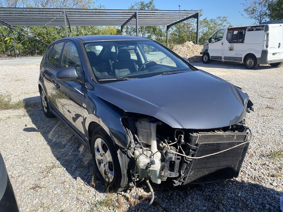 Хюндай и30 1.4 бензин 109кс на части