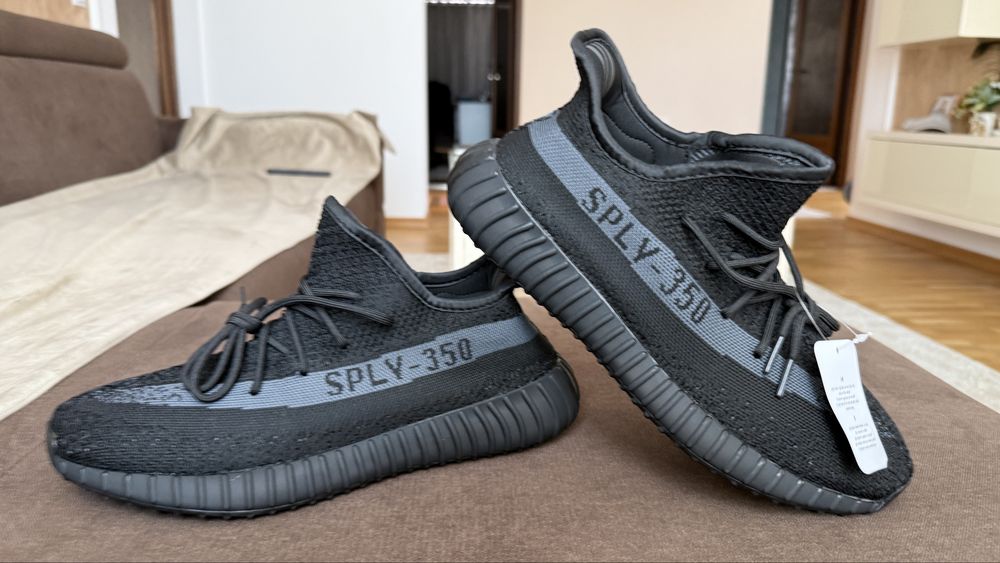 YEEZY-350 boost v2 Black