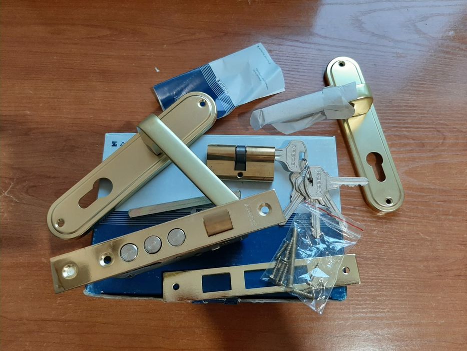 Замки дверные врезные