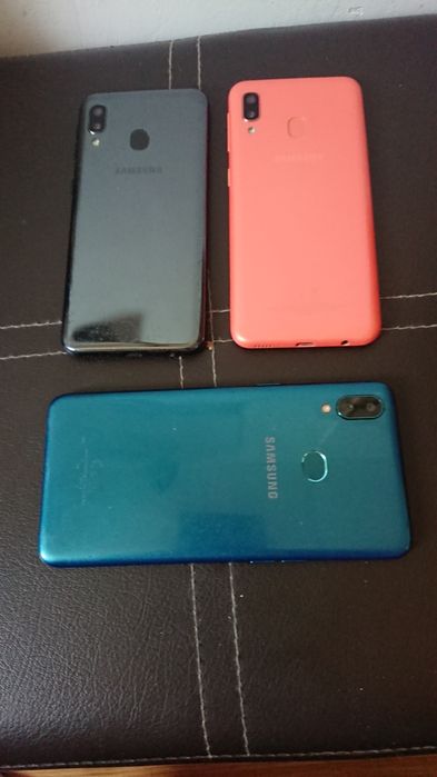 Samsung A20e și Samsung A10s
