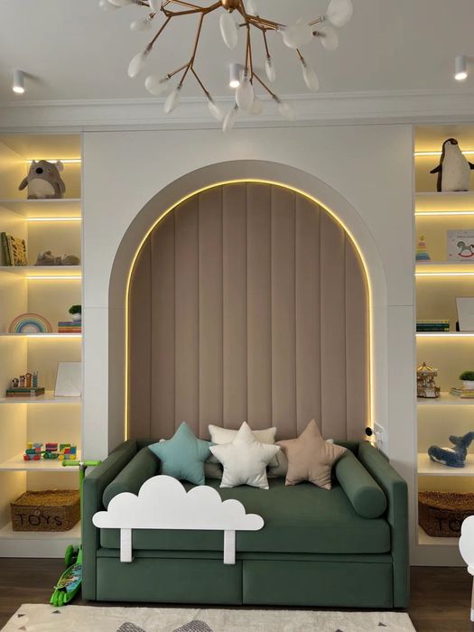 Продается стенка с диваном и мягким изголовьем