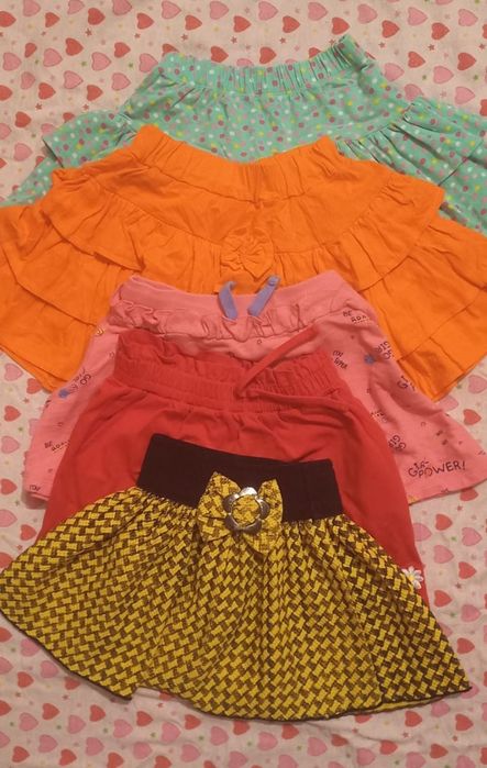 Продаются детские вещи.