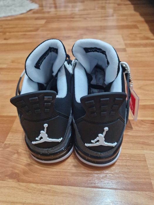 Adidași Jordan patru