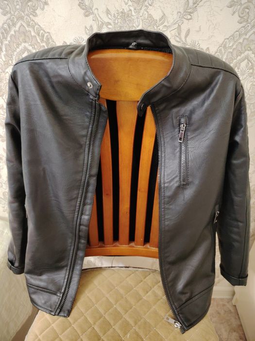 Продам  куртку для мальчика