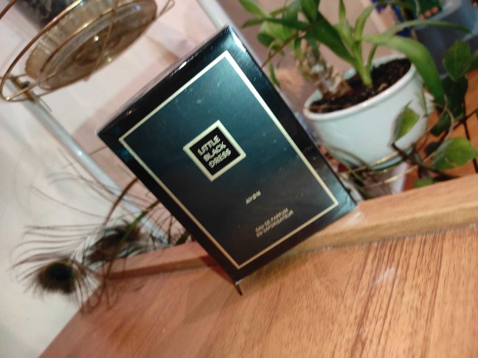 парфюми AVON /Little black dress,avon collections,scent/