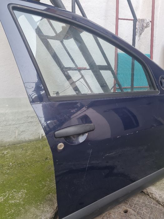 Usa dreapta Dacie Sandero