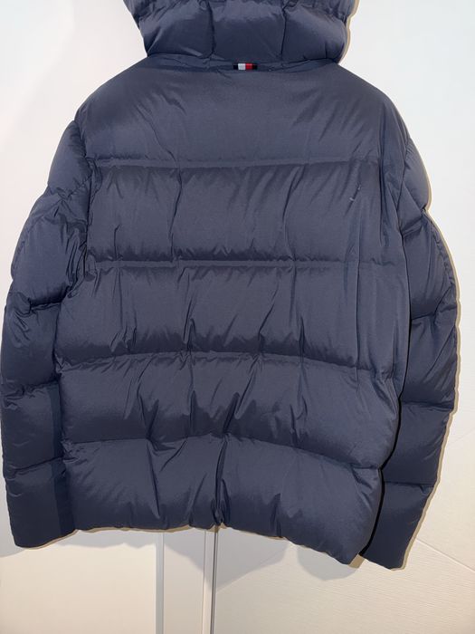 Geacă Tommy Hilfiger M bărbați – bleumarin, puf