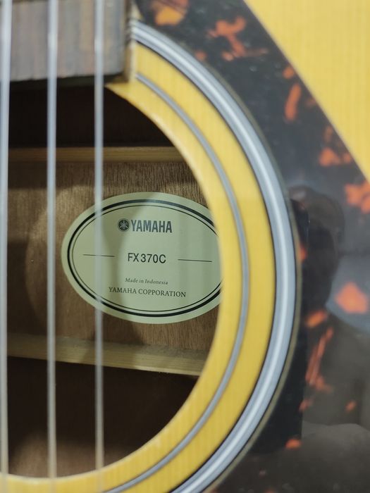 Продам YAMAHA FX370C