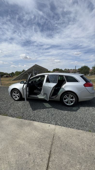 Opel Insignia 2.0 cdti,an 2012 ,km reali 385 000