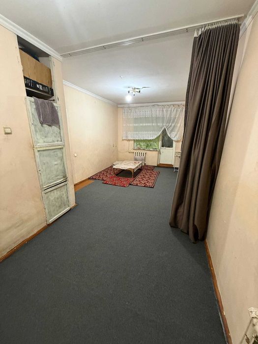 Северный олмазар 1-хона 2 килинган квартира сотилади 1-этаж