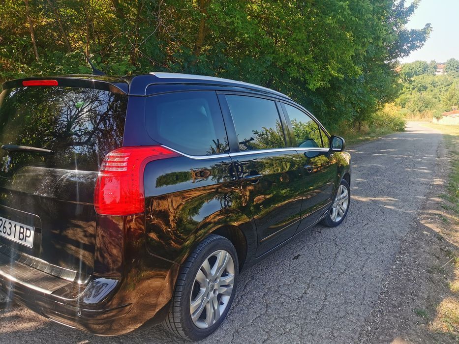 Пежо 5008 2012г.