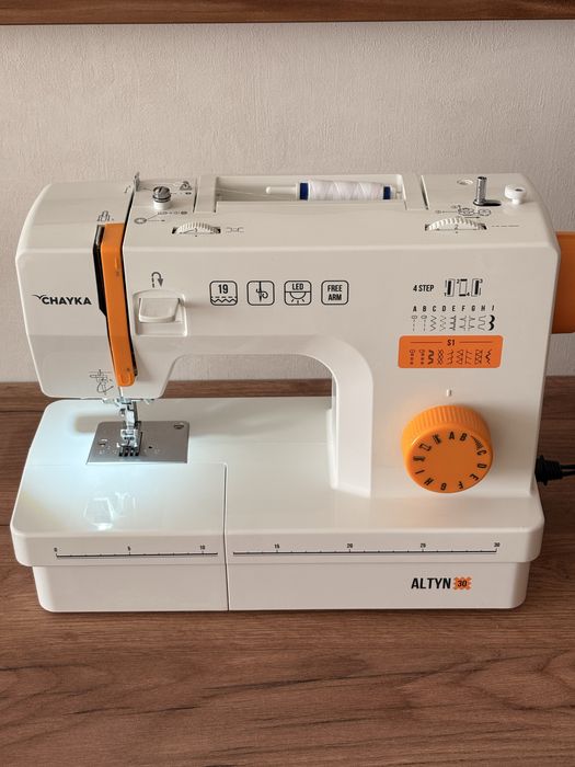 Продам швейную машинку б/у