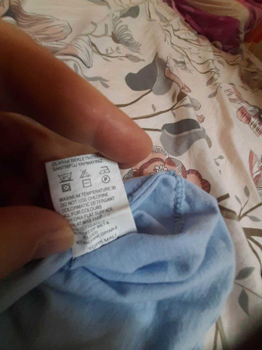 Бял суичър и светло синя фанелка за дете 10-14 години