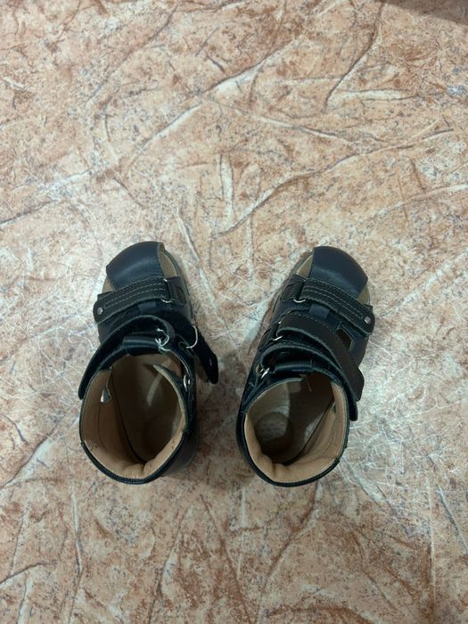 Продам обувь детская