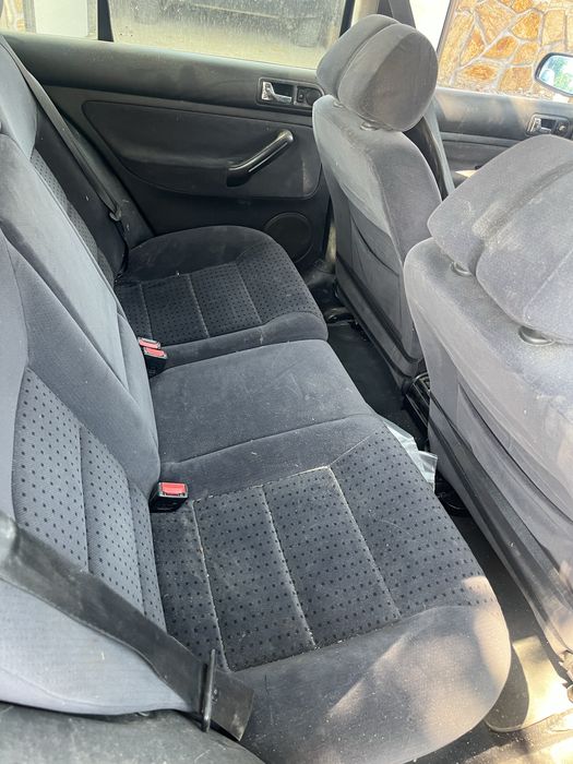 VW Golf 4 1.6i На части