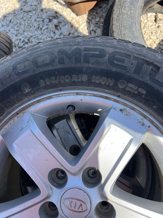 235 60 16 гуми с оригинални джанти за КИА