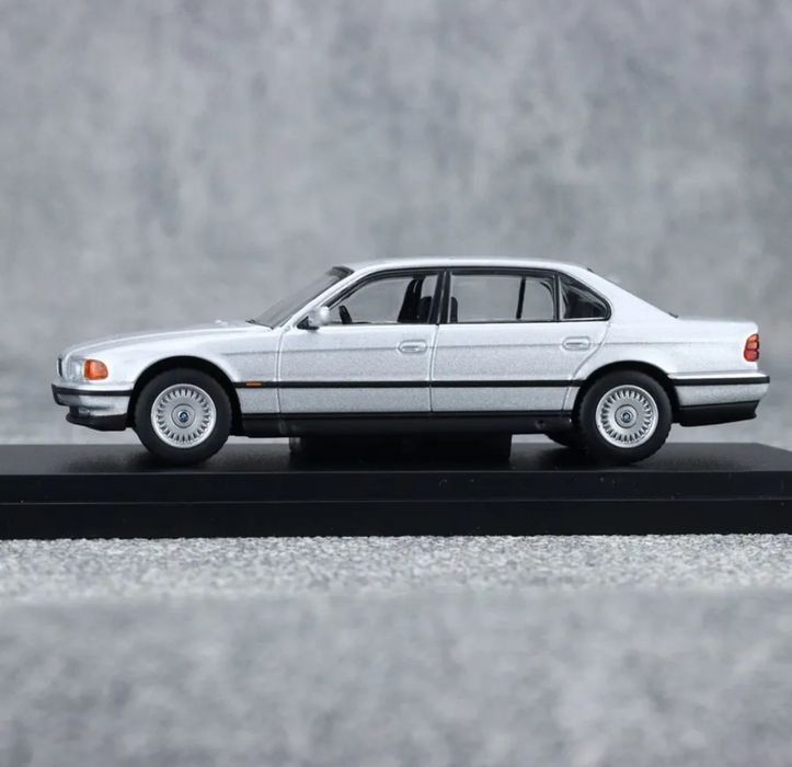 Коллекционная модель BMW E38