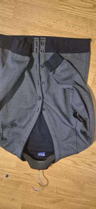 Pulover cu nasturi marime 140