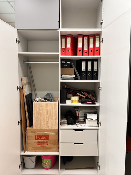 Продам шкаф с витирны