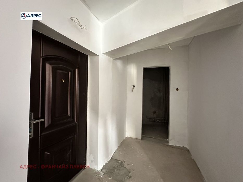 Продава се Тристаен апартамент в Плевен, 9-ти квартал - 84 кв.м за 911 €/кв.м - Снимка #11