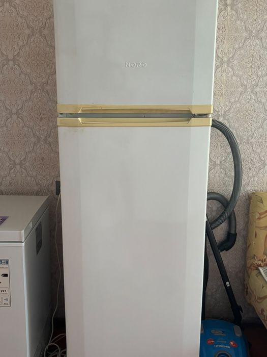 Продам холодильник