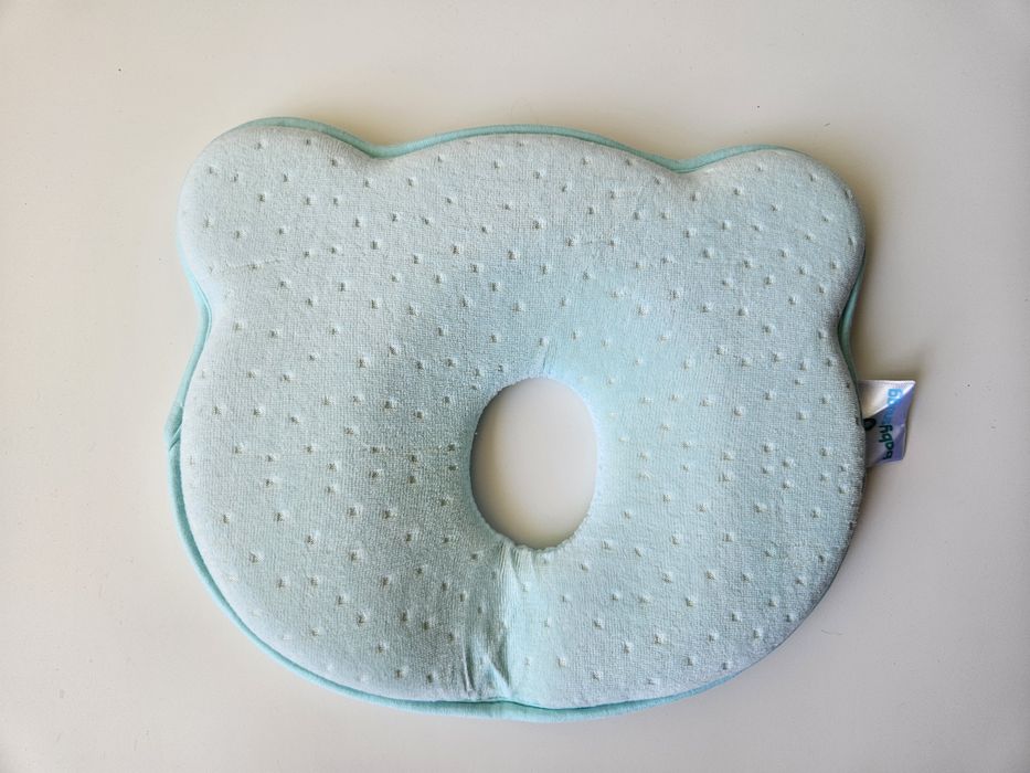 Perna bebelusi Babysnugg cu 2 huse de protectie anti plagiocefalie pentru formarea capului