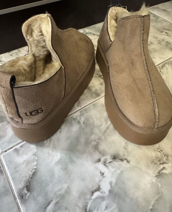 Чисто нови ботушки UGG