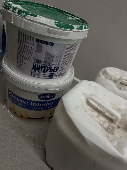 Краски белые для стен и потолка + грунтовка в подарок