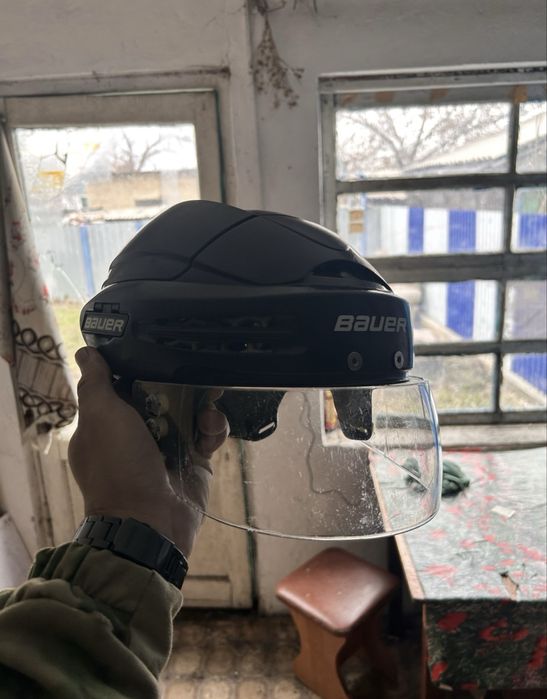 Продам шлем BAUER