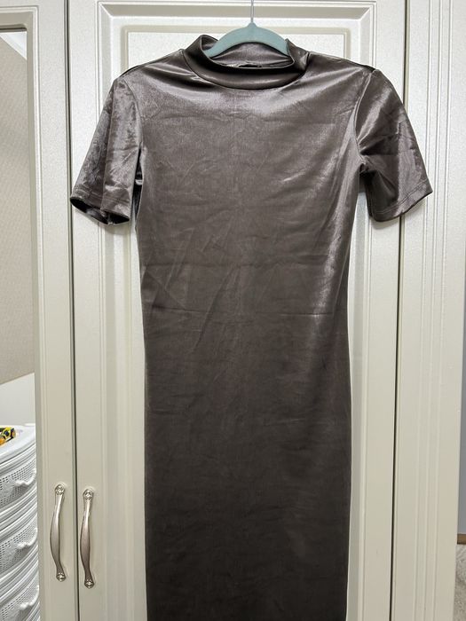 Серое платье отдам даром