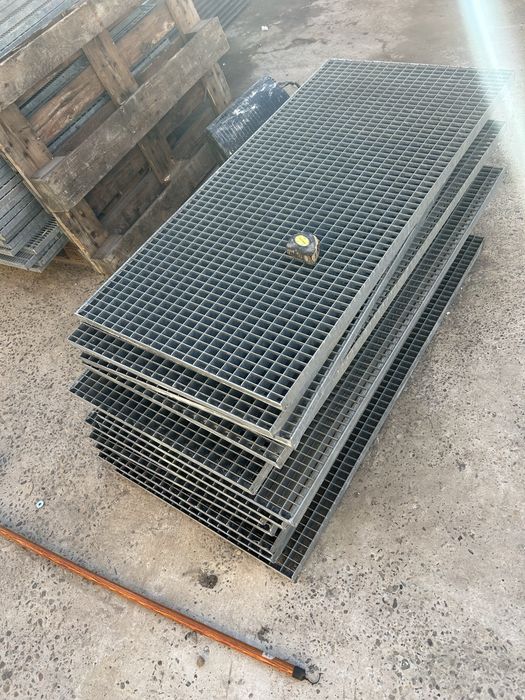 Trepte zincate 100x27