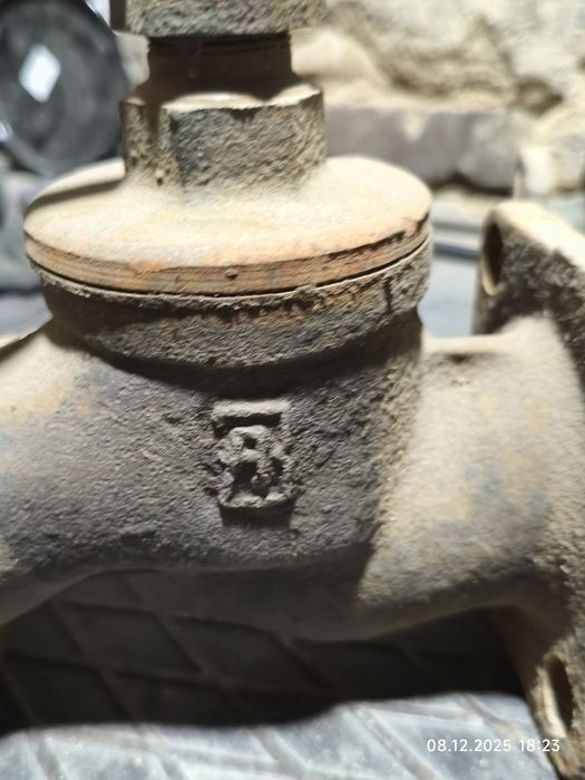 Продам винтиля чугунные