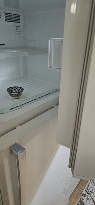 Продам холодильник LG