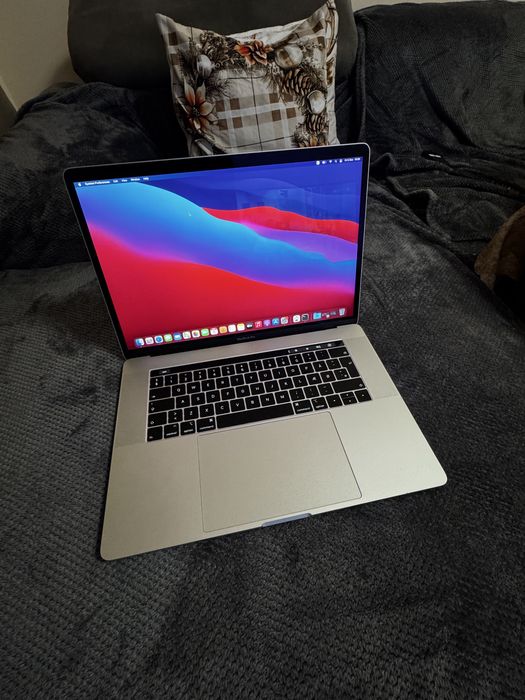 Macbook pro 2018 16/512/pro 560X Гаранция