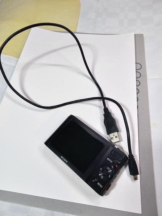 Sony Cyber-shot DSC-W800 – 20.1 MP, zoom optic 5x, stare foarte bună