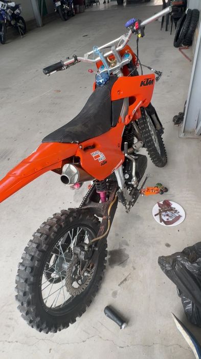 Vând sau schimb Cross 250cc